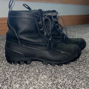 Men’s snow boots size 10